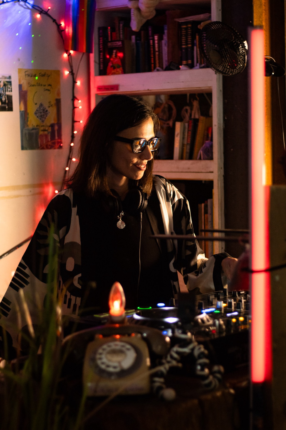 Sunrise Fiancée behind the decks